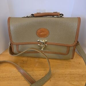Vintage Dooney & Bourke crossbody bag
